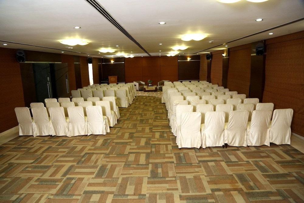 The Verda Saffron Hotel Mangalore Esterno foto