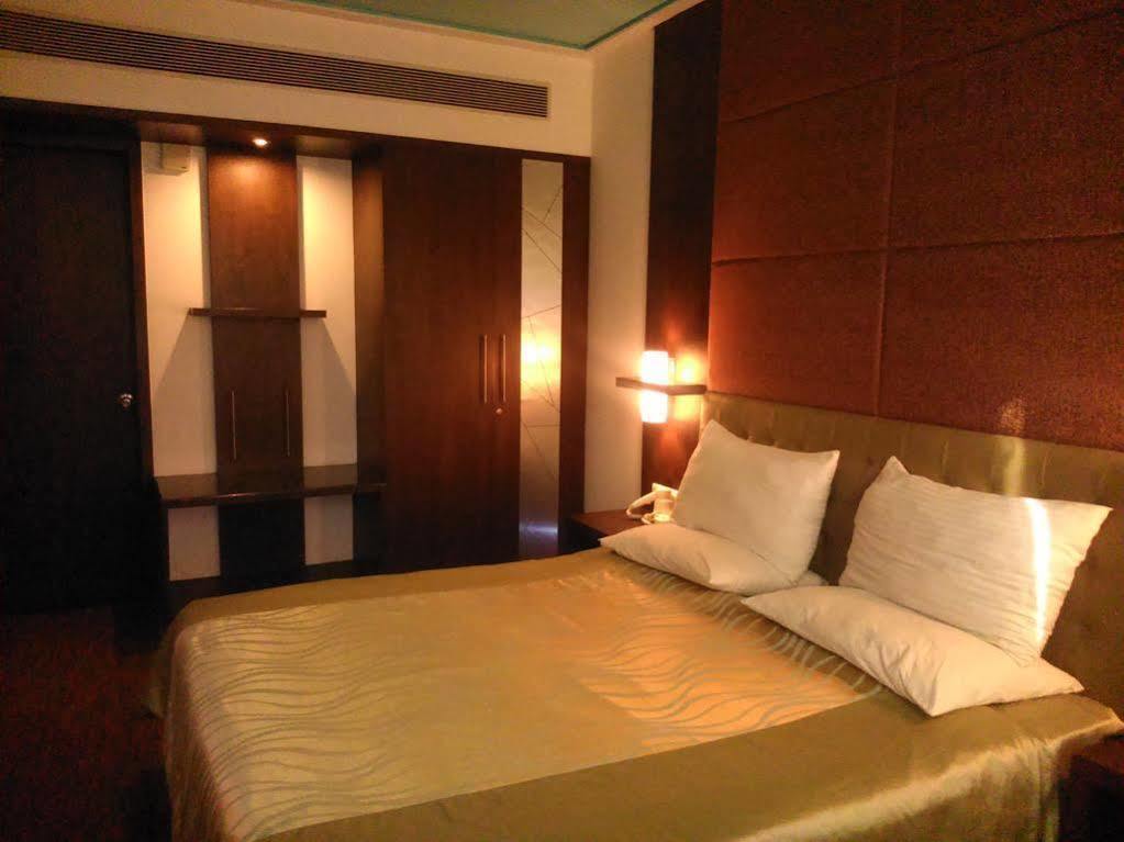 The Verda Saffron Hotel Mangalore Esterno foto